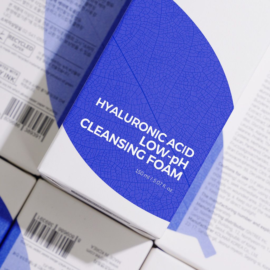 ISNTREE Hyaluronic Acid Low pH Cleansing Foam 150ml